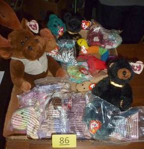 lot 86 image: Lot of 14 beanie babies