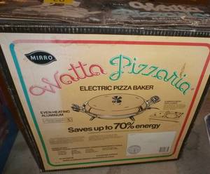 lot 92 image: Vintage electric pizza baker skillet - New in box