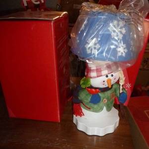lot 98 image: Two New snowman lamps