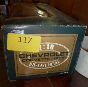 lot 117 image: 118 scale Chevy Corvette 1957 die cast car