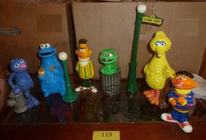 lot 119 image: Very cute glazed ceramic Sesame Street