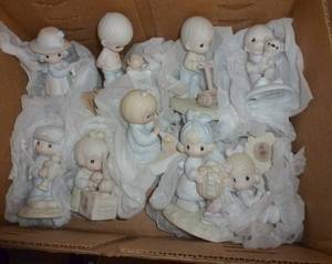 lot 122 image: Box of 9 Precious Moments figurines