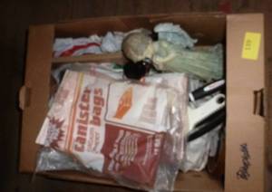 lot 139 image: Box full of misc dcor items