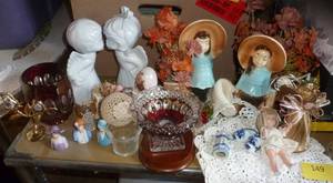 lot 149 image: Misc dcor items, vintage asian girls, kissing angels, glass candle holders, avon lady thimbles