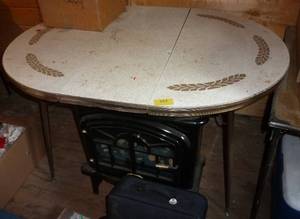 lot 152 image: vintage metal table