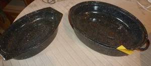 lot 189 image: 1 Small and 1 large roaster