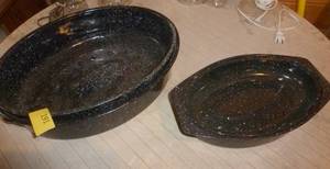 lot 191 image: 1 Small and 1 large deep roaster