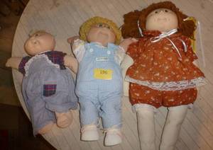 lot 196 image: 3 cabbage patch dolls