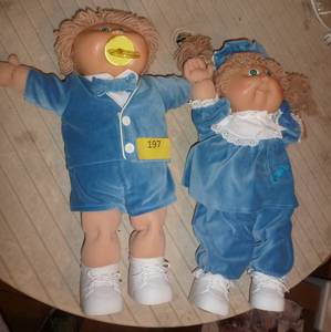 lot 197 image: 2 cabbage patch dolls