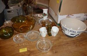 lot 214 image: Glassware and pottery popcorn bowl, glass hobnail shoes