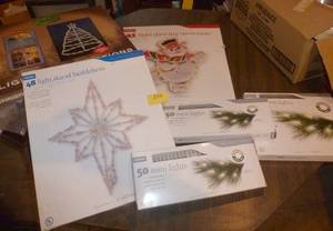 lot 219 image: 3 light up figures and 3 sets of lights