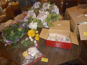 lot 221 image: Glass angels, porcelain and ceramic flowers, flower wreath