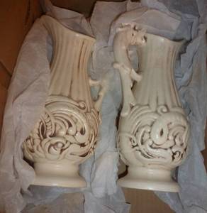 lot 223 image: 2 RedWing vases