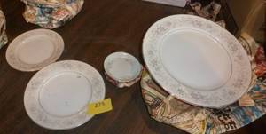 lot 225 image: Camelot Carousel china - 12 dinner plates, 12 salad and 12 dessert plates, serving platter