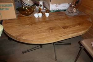 lot 231 image: Oval table - 48x42