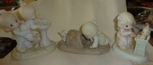 lot 255 image: 3 large Precious Moments