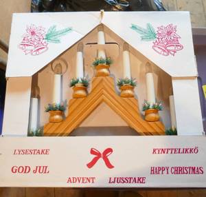 lot 271 image: New in box water fountain, advent candle lights, Tree wall hanging