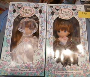 lot 279 image: 2 new in box Precious Moments Bride and Groom