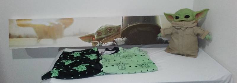 lot 591 image: Yoda Pjs (XL), Plushy, dcor.