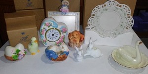 lot 511 image: Vintage Gift Collection By Avon (10)