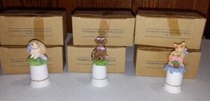 lot 513 image: Avon Charming Thimble Collection (6)