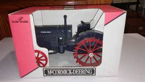 lot 527 image: Mccormick-Deering 15-30.