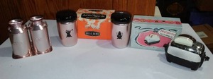 lot 529 image: MCM Salt Pepper Westbend, Toaster In Boxes. (3)