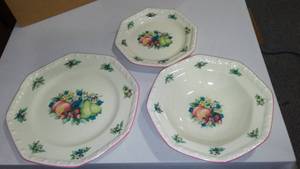lot 551 image: NIB Sweet Country Harvest Dishware By Avon Accessories.