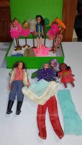 lot 541 image: Vintage Topper Dawn, Flower Darling, Glamour Gal Lonni And More.