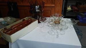 lot 558 image: Hazel Atlas Susan Server, Fondue Set, Kitchen Caddy.