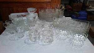 lot 561 image: Anchor Hocking, Federal Snack Trays And Cup Assortment.