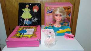 lot 578 image: Barbie Cases, Dolls, Clothes, Ornament Styling Head