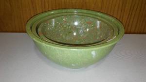 lot 613 image: Vintage Melmac Apollo Ware Nesting Bowls