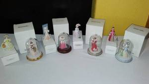 lot 634 image: Avon Mrs. P.F.E. Albee Miniatures, New (8)