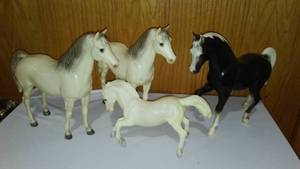 lot 623 image: Vintage Breyer Horses (4) Large (3) And Small.