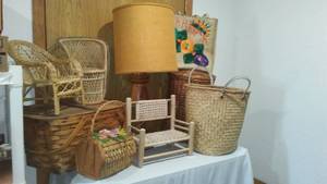 lot 648 image: Mid Century Wood And Wicker Lamp, Baskets, Dcor And More.
