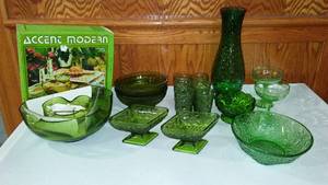 lot 671 image: Mid Century Green Glass, Indiana, Moon And Stars, Lido Milano Tumblers (6) , FTD And More.