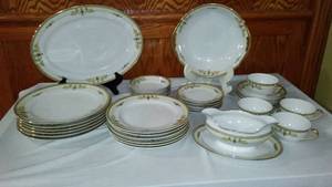 lot 694 image: Meito China, Toledo Pattern. Setting For 6