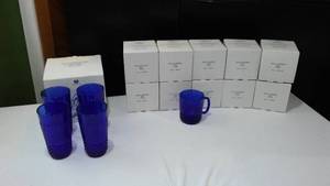 lot 687 image: Avon Royal Sapphire Collection (12) Mugs, Glasses