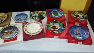 lot 603 image: Avon Collectible Holiday Plates, New In Box. (15)