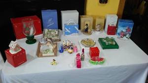 lot 604 image: Assorted Avon Holiday Collectibles, New In Box (12)