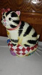 lot 808 image: International Art Cat Cookie Jar