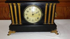 lot 830 image: Antique E. Ingraham Mantle Clock, 1920s.