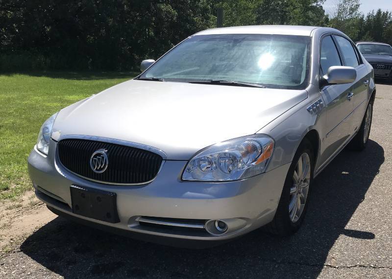 lot 3 image: 2007 Buick Lucerne CXS