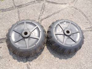 lot 38 image: Pair of Plastic Dock  Boat Lift Wheels