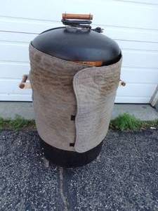 lot 25 image: Brinkman Electric Smoker with Insulation Blanket