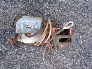 lot 73 image: Warn 12v Winch