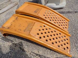 lot 88 image: Pair of Car Ramps