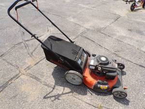 lot 90 image: Remington 21 Push Mower with Bagger
