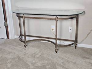 lot 6 image: Elegant Provincial Detailed Glass Consol